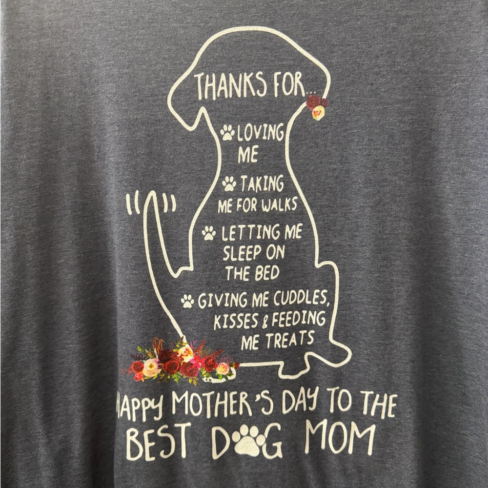 Dog Mom Graphic Tee - Gray "Best Dog Mom" Floral Design
